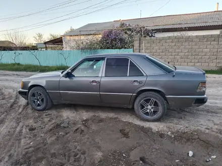 Mercedes-Benz E 230 1992 года за 1 500 000 тг. в Шу – фото 2