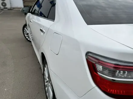 Toyota Camry 2015 года за 10 100 000 тг. в Атырау – фото 16