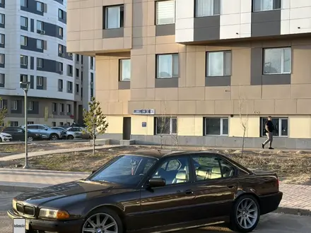 BMW 728 1997 года за 2 800 000 тг. в Астана