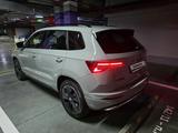 Skoda Karoq 2024 года за 15 500 000 тг. в Алматы – фото 3
