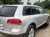 Volkswagen Touareg 2004 года за 4 300 000 тг. в Алматы – фото 2