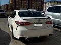 Toyota Camry 2020 года за 11 000 000 тг. в Жанаозен – фото 2