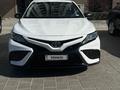 Toyota Camry 2020 года за 11 000 000 тг. в Жанаозен