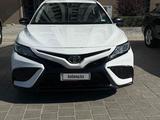 Toyota Camry 2020 года за 11 000 000 тг. в Жанаозен