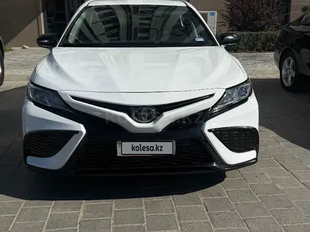 Toyota Camry 2020 года за 11 000 000 тг. в Жанаозен