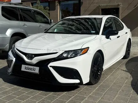 Toyota Camry 2020 года за 11 000 000 тг. в Жанаозен – фото 3
