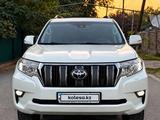 Toyota Land Cruiser Prado 2022 года за 23 300 000 тг. в Алматы