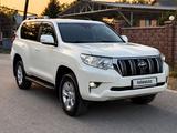 Toyota Land Cruiser Prado 2022 года за 23 350 000 тг. в Алматы – фото 3