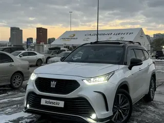 Toyota crown-kluger, 2025