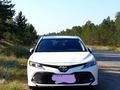 Toyota Camry 2019 года за 14 000 000 тг. в Семей – фото 2