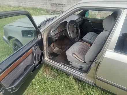 Mercedes-Benz E 230 1986 года за 450 000 тг. в Шымкент