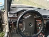 Mercedes-Benz E 230 1986 года за 450 000 тг. в Шымкент – фото 3