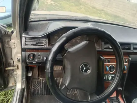 Mercedes-Benz E 230 1986 года за 450 000 тг. в Шымкент – фото 3