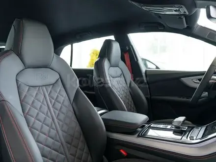 Audi Q8 55 TFSI Quattro Sport 2025 года за 58 149 000 тг. в Алматы – фото 40