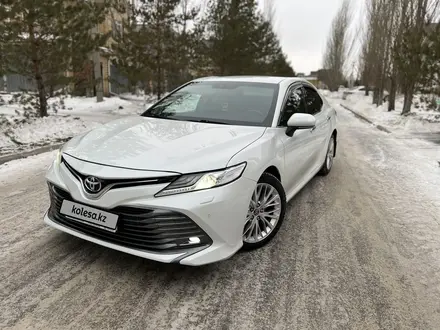 Toyota Camry 2018 года за 11 500 000 тг. в Костанай – фото 2