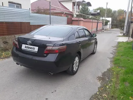 Toyota Camry 2007 года за 5 500 000 тг. в Шымкент – фото 2