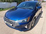 Hyundai Elantra 2020 годаfor8 700 000 тг. в Алматы – фото 2