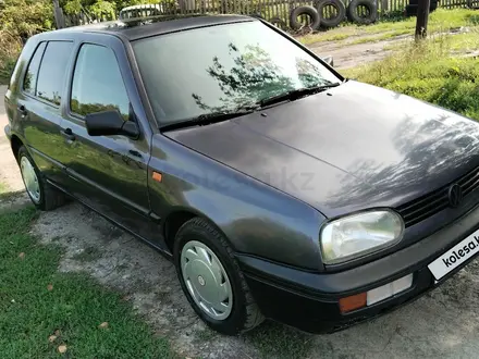 Volkswagen Golf 1993 года за 1 200 000 тг. в Алтай – фото 2