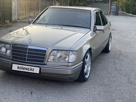 Mercedes-Benz E 280 1993 года за 2 480 000 тг. в Алматы – фото 15