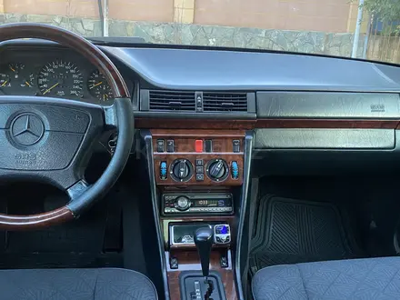 Mercedes-Benz E 280 1993 года за 2 480 000 тг. в Алматы – фото 19