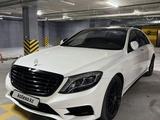 Mercedes-Benz S 500 2014 года за 25 000 000 тг. в Астана – фото 2