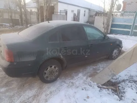 Volkswagen Passat 1996 года за 1 200 000 тг. в Актобе – фото 4