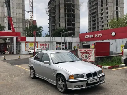BMW 320 1995 года за 3 500 000 тг. в Алматы – фото 2
