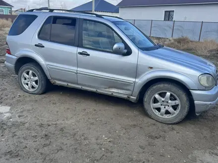 Mercedes-Benz ML 320 1998 года за 1 500 000 тг. в Атырау – фото 2