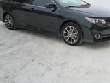 Toyota Camry 2014 года за 5 000 000 тг. в Актобе – фото 5