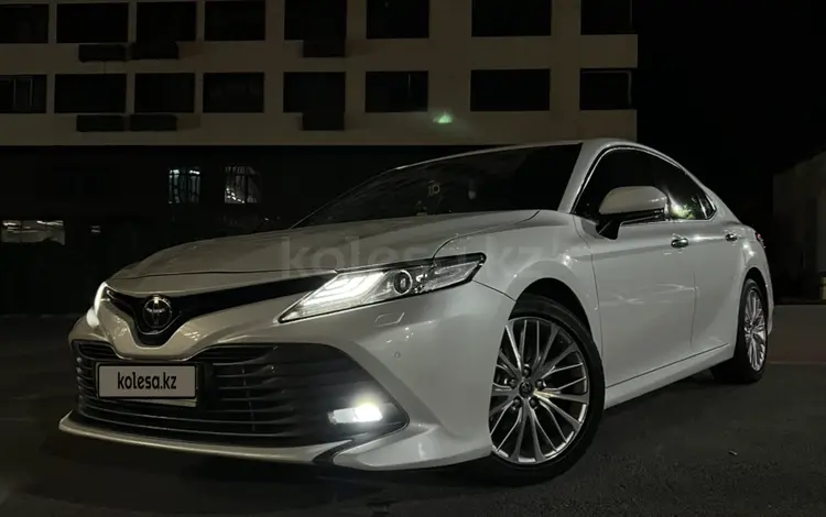 Toyota Camry 2018 года за 13 100 000 тг. в Алматы