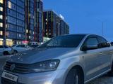 Volkswagen Polo 2015 года за 5 700 000 тг. в Уральск – фото 2