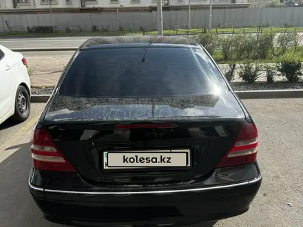 Mercedes-Benz C 200 2004 года за 3 500 000 тг. в Астана – фото 3