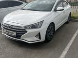 Hyundai Elantra 2019 года за 8 500 000 тг. в Шымкент – фото 2