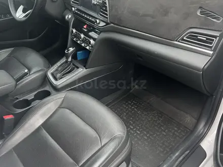 Hyundai Elantra 2019 года за 8 500 000 тг. в Шымкент – фото 8