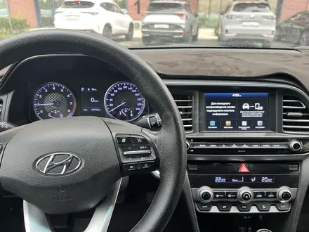 Hyundai Elantra 2019 года за 8 500 000 тг. в Шымкент – фото 9