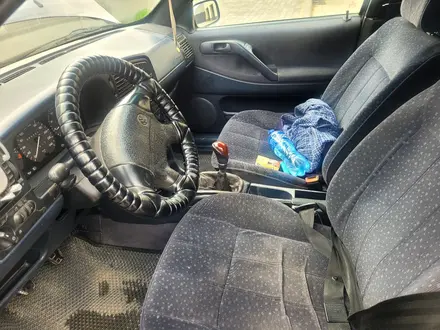 Volkswagen Passat 1995 года за 1 300 000 тг. в Уральск – фото 9