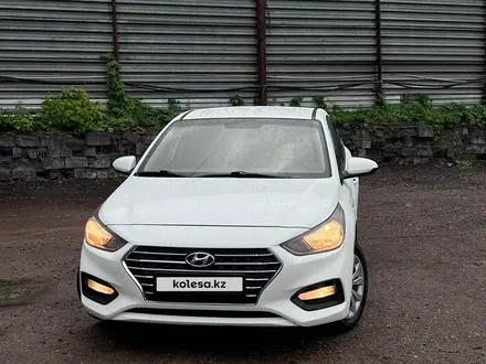 Hyundai Accent 2019 года за 5 800 000 тг. в Караганда – фото 2