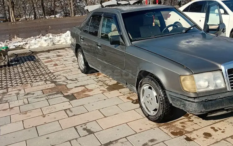 Mercedes-Benz E 230 1989 года за 600 000 тг. в Алматы