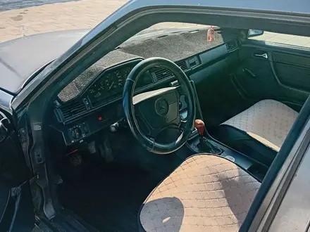 Mercedes-Benz E 230 1989 года за 600 000 тг. в Алматы – фото 6