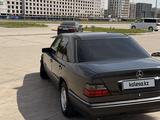 Mercedes-Benz E 220 1995 года за 2 700 000 тг. в Астана – фото 3