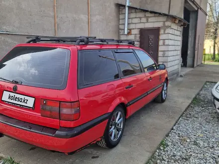 Volkswagen Passat 1995 года за 1 850 000 тг. в Шымкент – фото 2