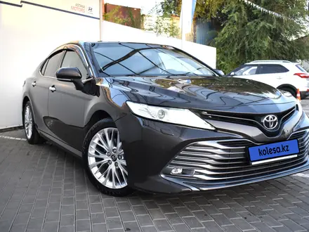 Toyota Camry 2019 года за 12 990 000 тг. в Алматы – фото 8