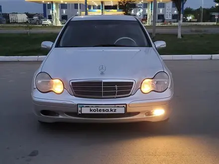 Mercedes-Benz C 180 2002 года за 3 100 000 тг. в Актобе