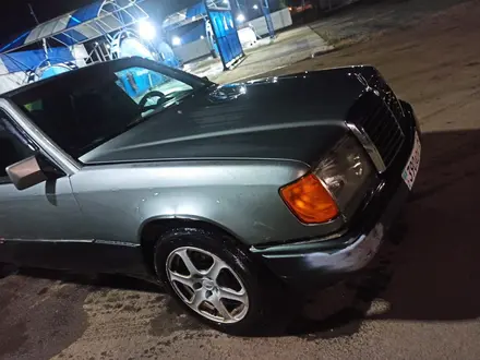 Mercedes-Benz E 230 1990 года за 1 600 000 тг. в Петропавловск – фото 3