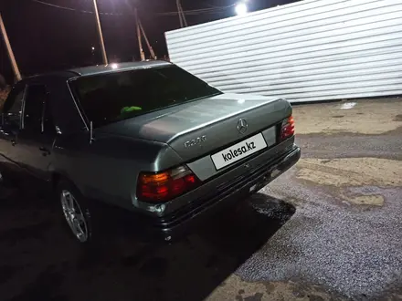 Mercedes-Benz E 230 1990 года за 1 600 000 тг. в Петропавловск – фото 4