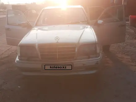 Mercedes-Benz E 220 1994 года за 2 800 000 тг. в Сарыагаш