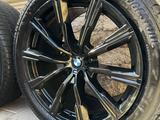 Шины и диски для BMW X5/X6 за 1 050 000 тг. в Караганда