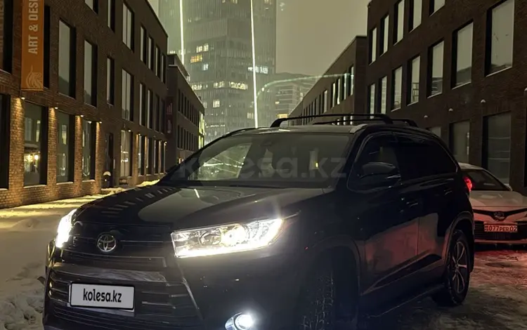 Toyota Highlander 2018 года за 16 900 000 тг. в Алматы