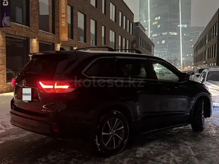 Toyota Highlander 2018 года за 16 900 000 тг. в Алматы – фото 3