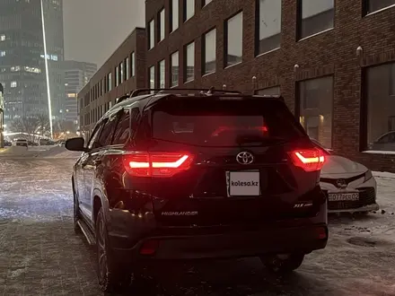 Toyota Highlander 2018 года за 16 900 000 тг. в Алматы – фото 5